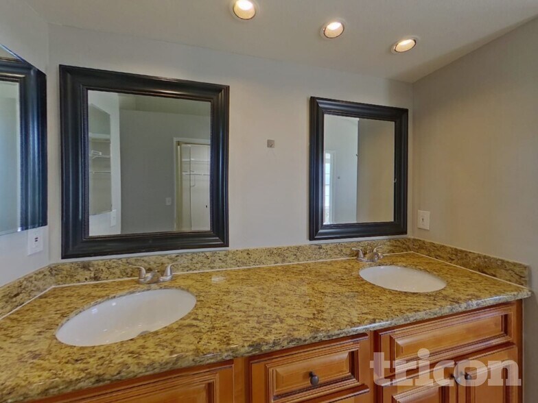 Building Photo - 1559 McAuliffe Ln