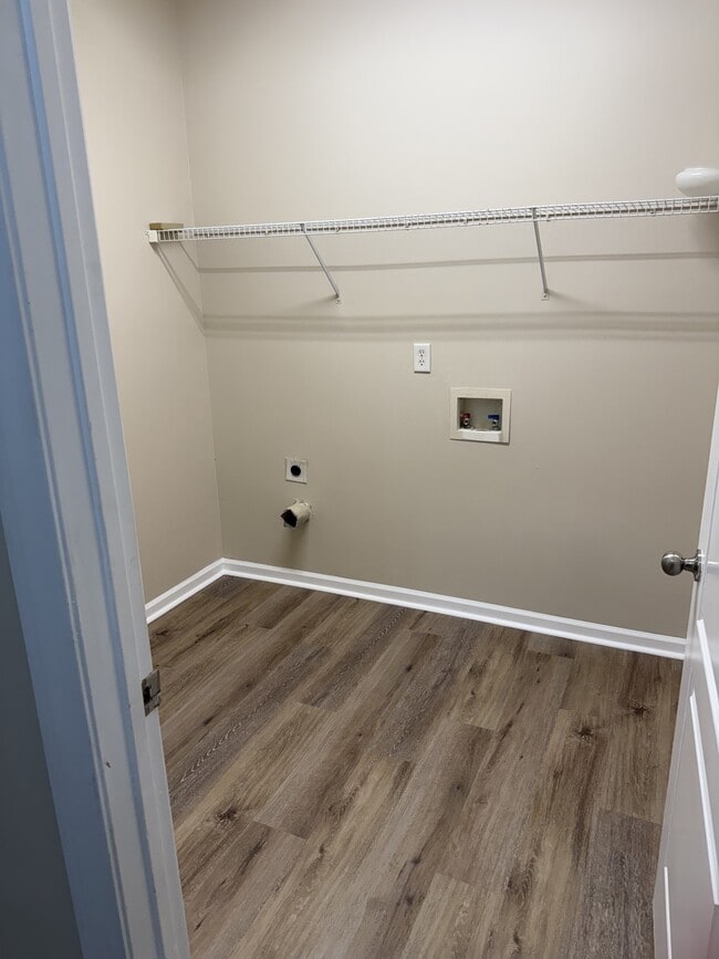 Building Photo - 2380 McIntosh Dr