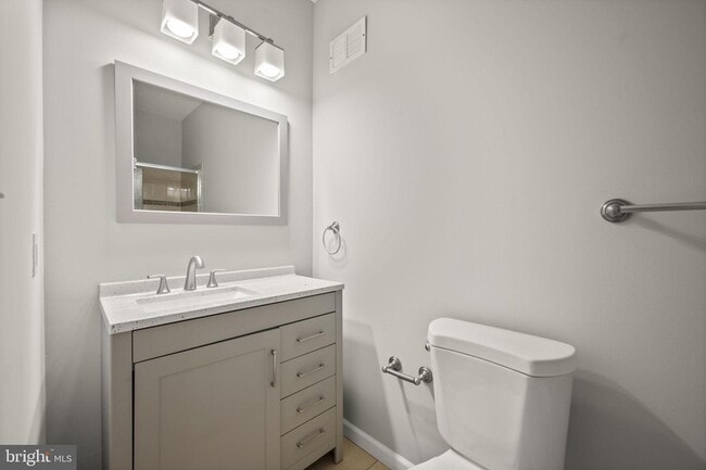 Building Photo - 420 N Collington Ave