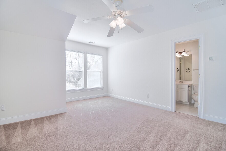 Building Photo - 7819 Chaddsley Dr