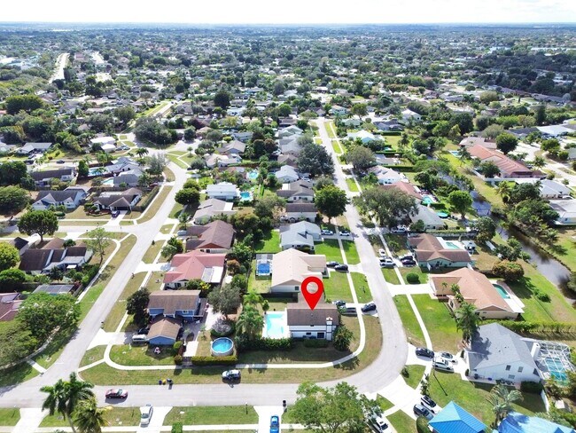 Building Photo - 760 Windtree Way