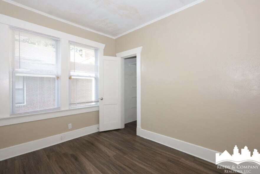 Building Photo - 922 Garland St