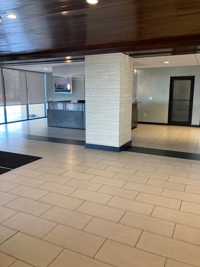 Front Desk - 700 E 8th St