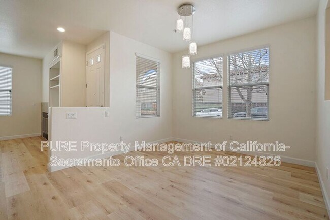 Building Photo - 8292 Crystal Walk Cir