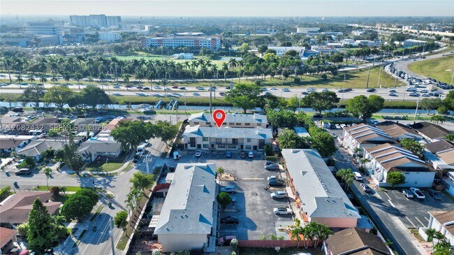 Building Photo - 710 SW 114th Ave