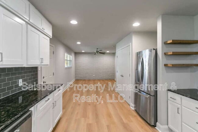 Building Photo - 5312 Odessa Ave