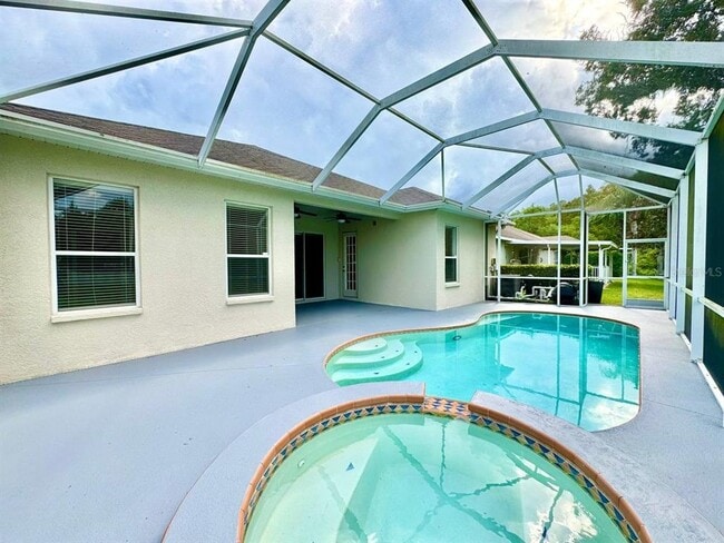 Building Photo - 18205 Fall Creek Dr