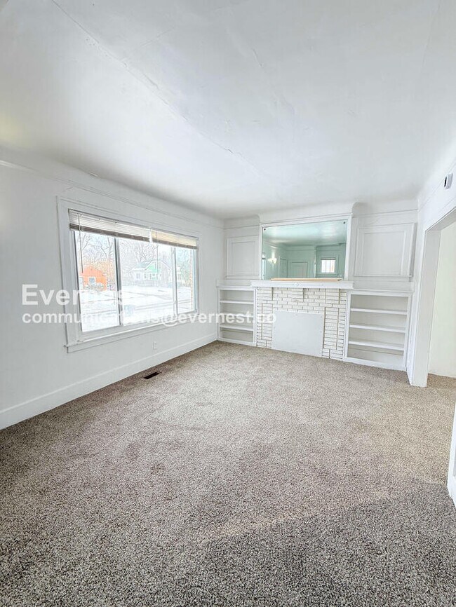 Building Photo - 14393 Strathmoor St