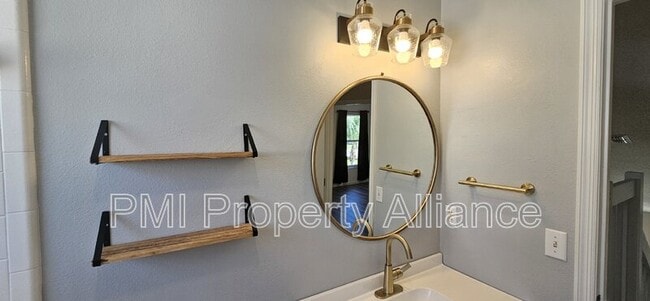 Building Photo - 4902 Monarch Ln