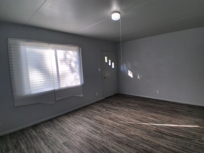 Building Photo - 1011 Giddings St