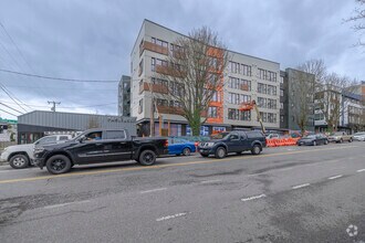 Building Photo - The Reed