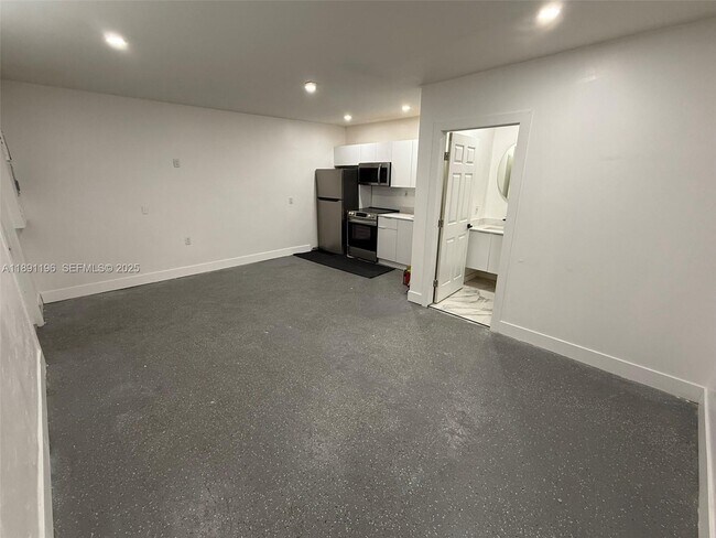 Building Photo - 4300 NW 3rd Ct