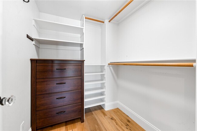 Building Photo - 308 7th St