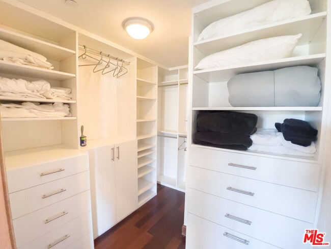 Building Photo - 29282 Circle Dr