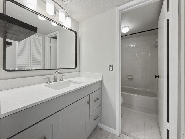 Building Photo - 9140 SW 123rd Ct