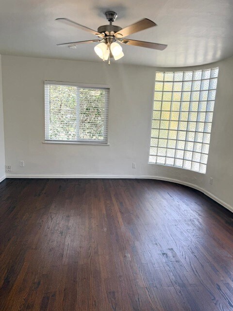 Interior Photo - 125 Cherry Ave