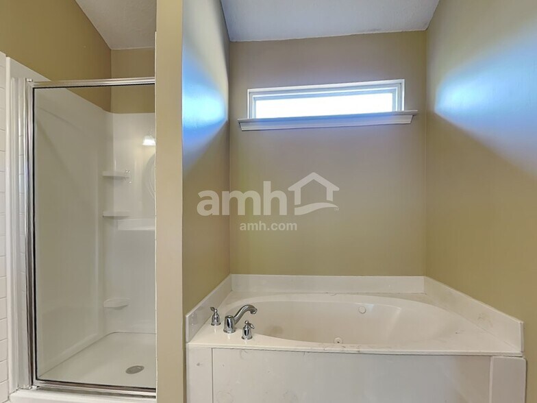 Building Photo - 11594 Milton Meadows Dr