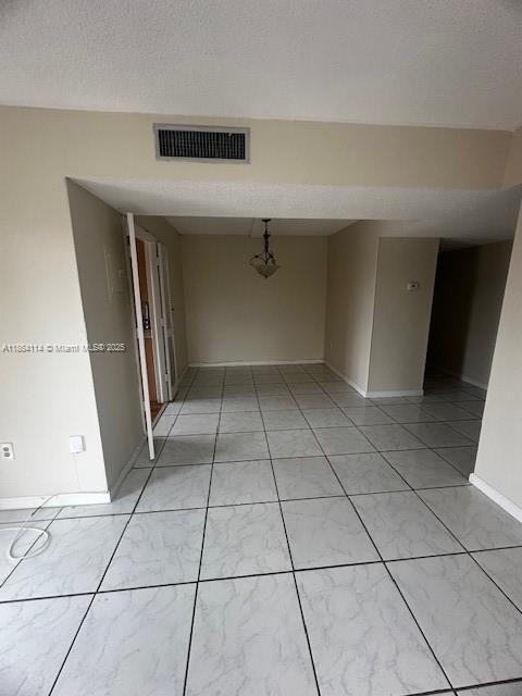 Building Photo - 4160 Inverrary Dr