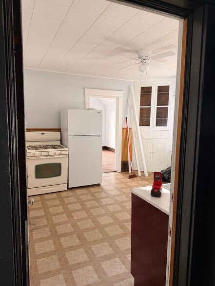 Building Photo - 4422 Bridgeview Ave