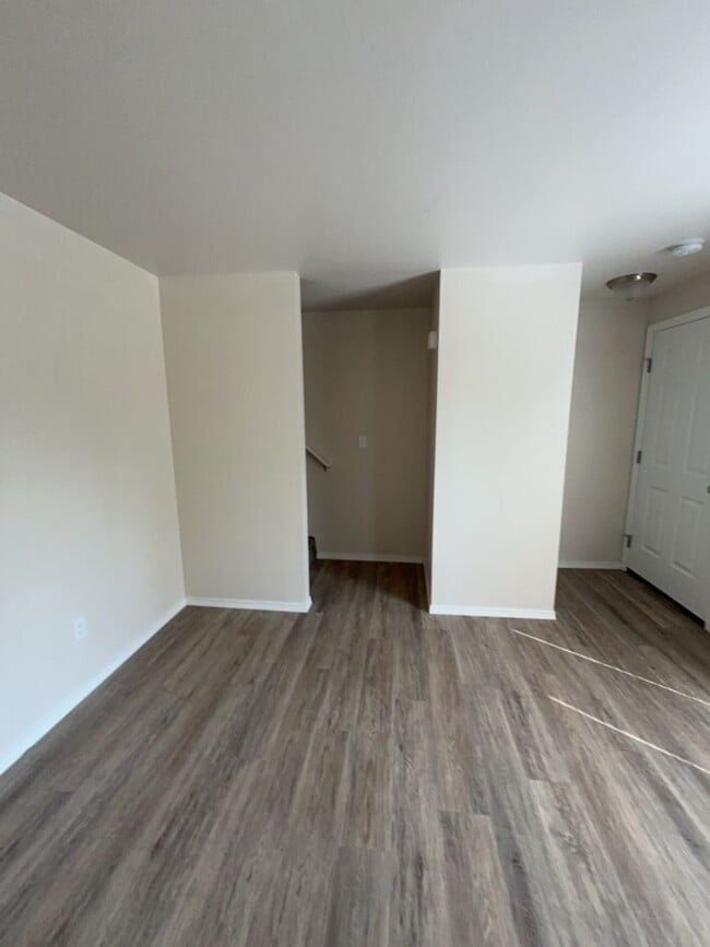 Building Photo - 2319 Wilson Ave