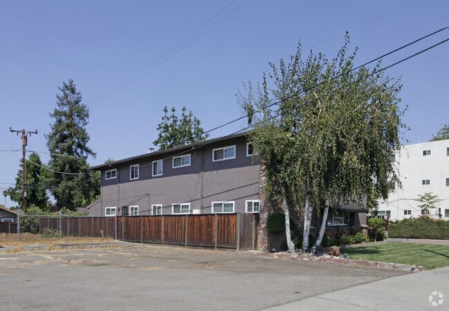 Building Photo - 815 Malone Rd