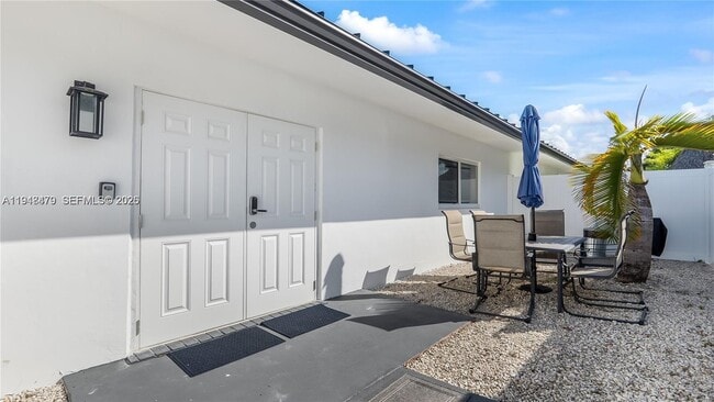 Building Photo - 1702 SW 20th St