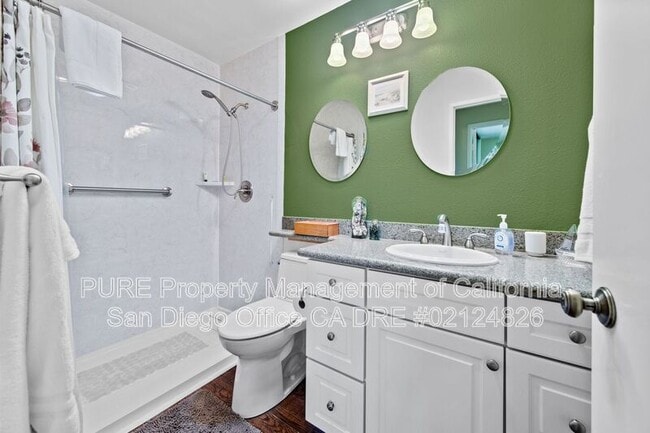 Building Photo - 12576 Oaks N Dr