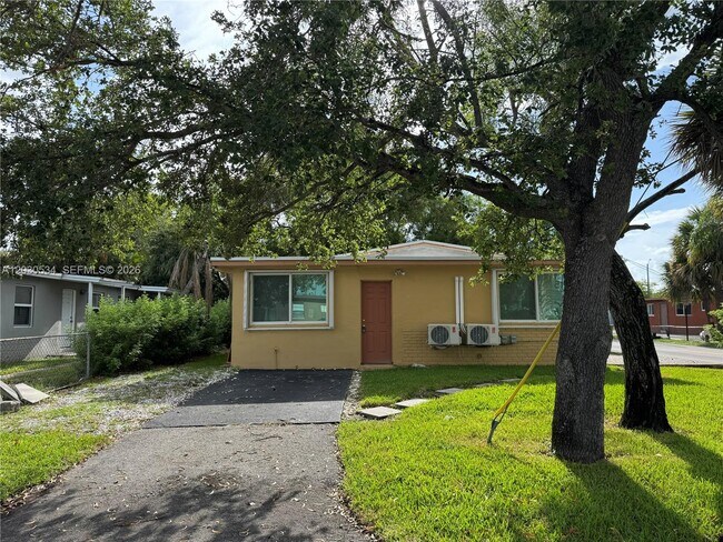 Building Photo - 1200 NW 9th St