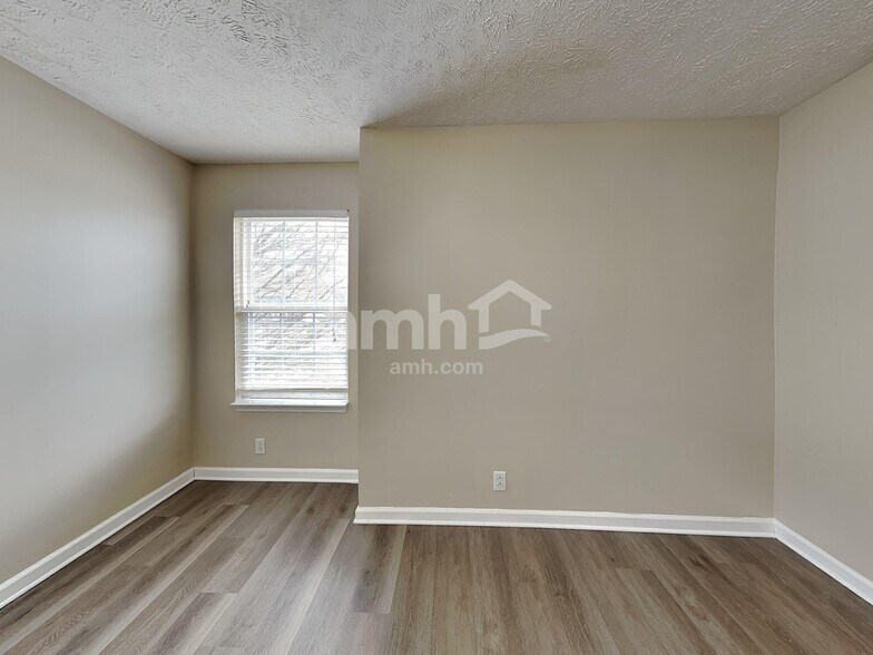 Building Photo - 1176 Saint Andrews Dr