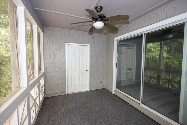 Building Photo - 1473 S Mariners Pointe