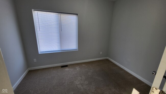 Building Photo - 515 N Oxford St