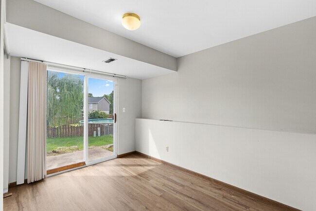Building Photo - 708 Tobermory Ct