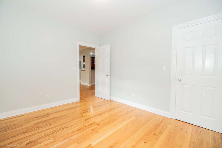 Building Photo - 2608 W Leland Ave