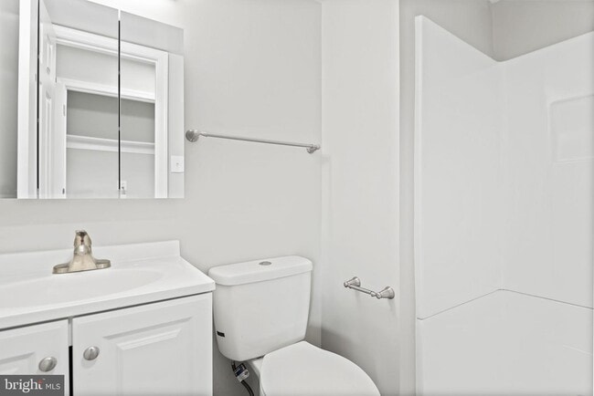 Building Photo - 57 Adams Dr NE