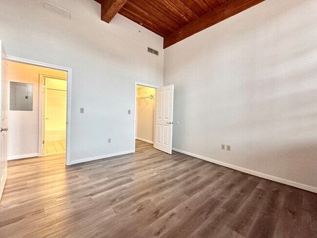 Building Photo - 4 Bishop St