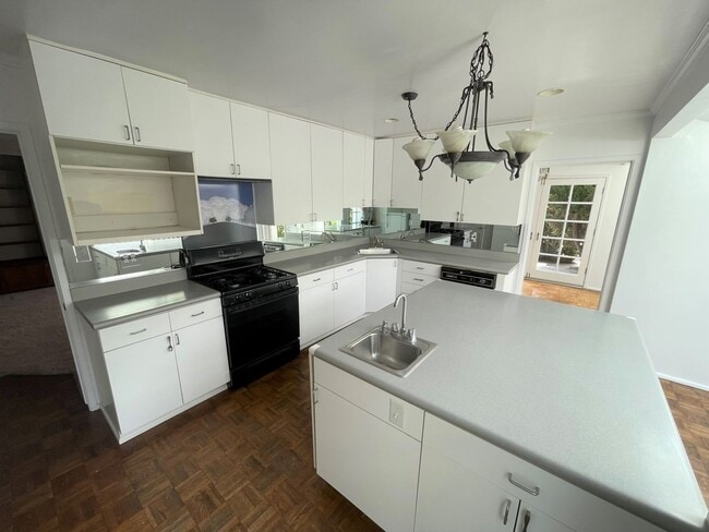 Building Photo - Charming Midtown Ventura Home