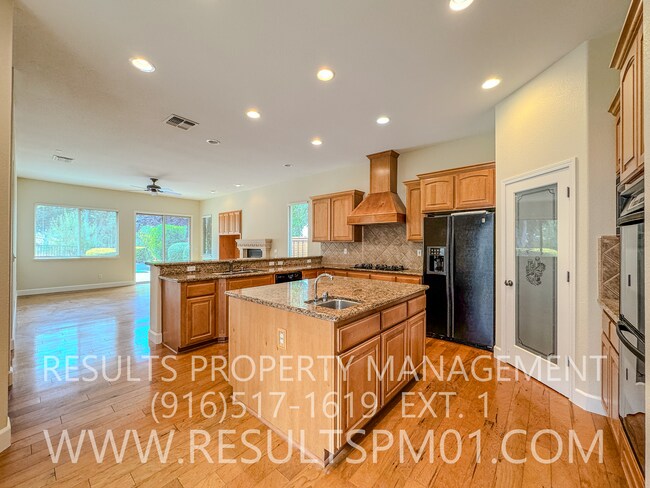 Building Photo - Luxury Whitney Oaks Retreat – Private Gated Community in Rocklin