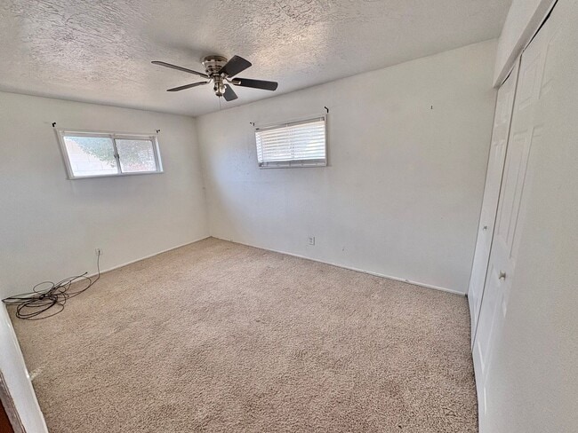 Building Photo - Charming 2 Bedroom, 1 Bath Home with Spacious Yard!