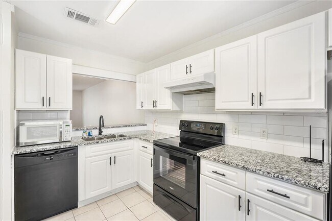 Building Photo - 5100 Burchette Rd