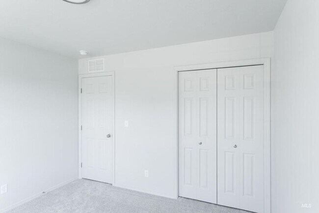 Building Photo - Beautiful Home with Bonus Room!