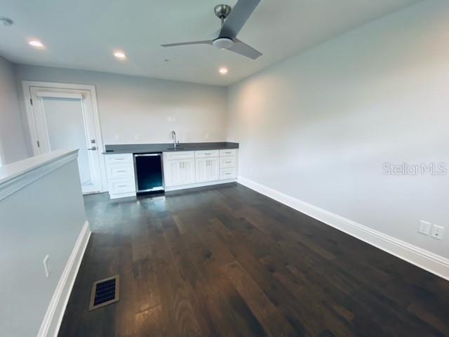 Building Photo - 105 5th Ave N