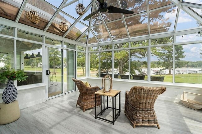 Building Photo - 61 View Point Dr