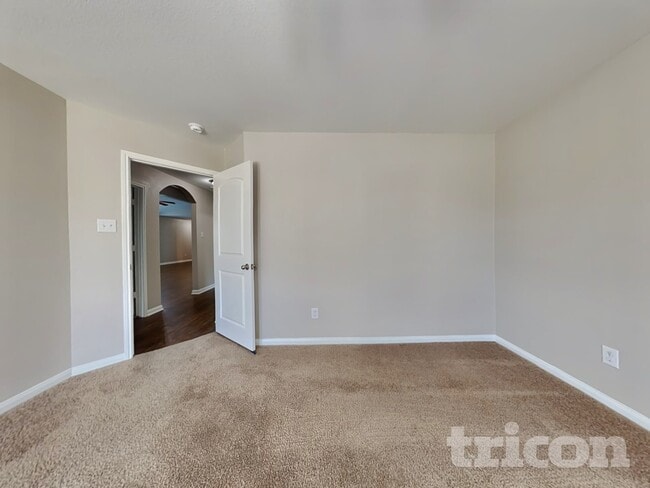 Building Photo - 2402 Regatta Ln