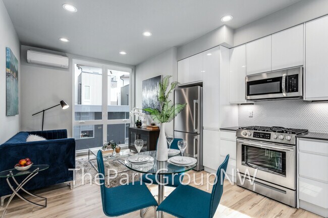 Building Photo - 3078 SW Avalon Way