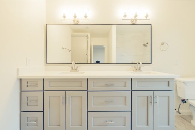 Building Photo - 12553 Wellington Park Dr