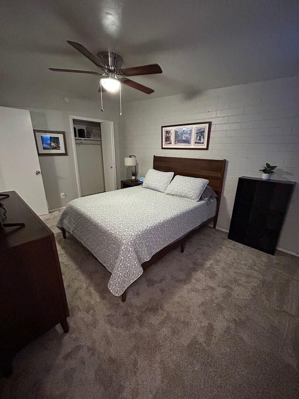 Building Photo - 2625 S Lands End Rd