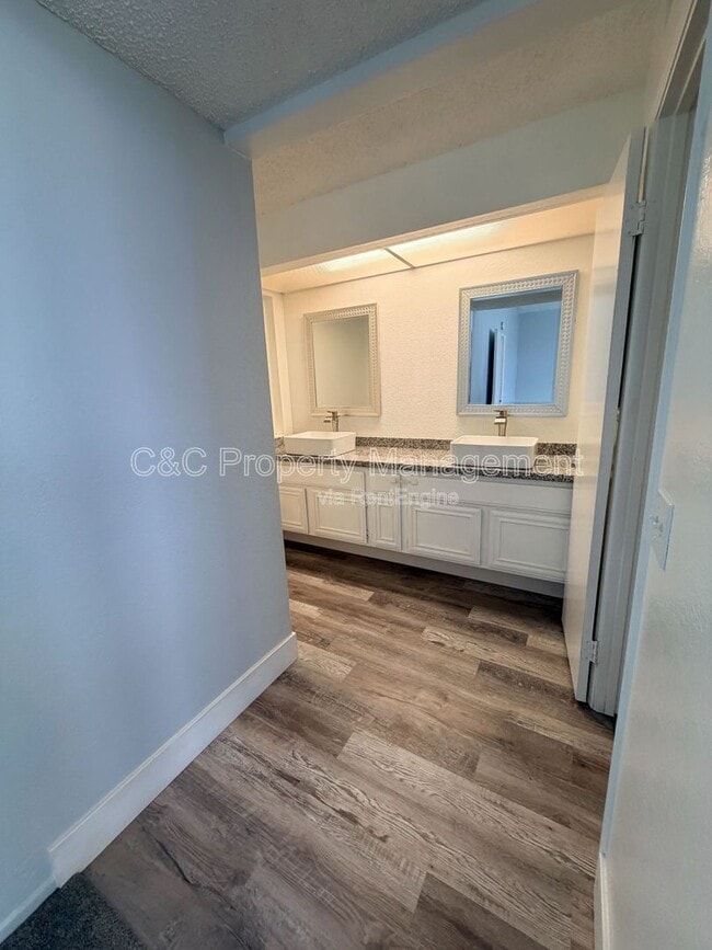 Building Photo - 13110 Mohican Dr