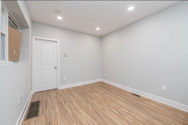 Building Photo - 2031 S 19th St