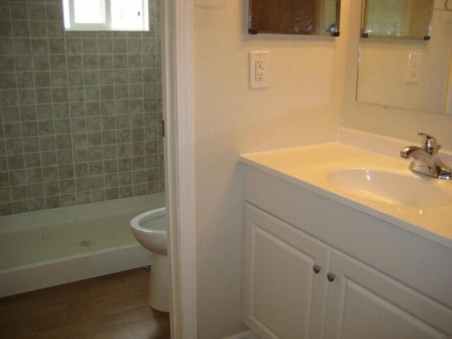 Building Photo - 335 Raffetto Dr