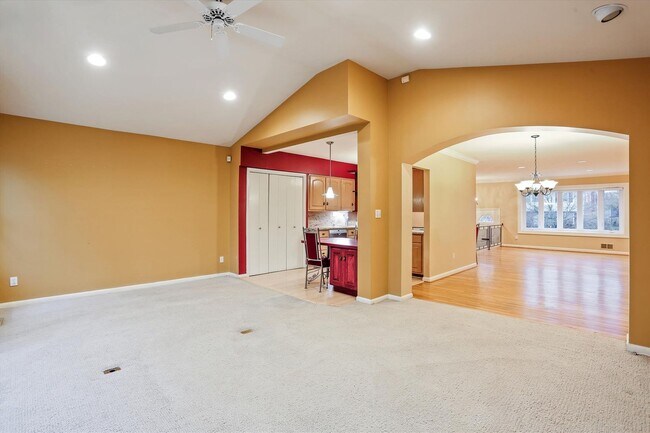 Building Photo - Wooded views in Silver Spring